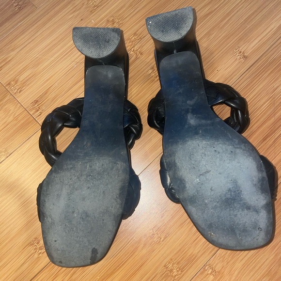 Express Women’s Heel - Picture 3 of 3